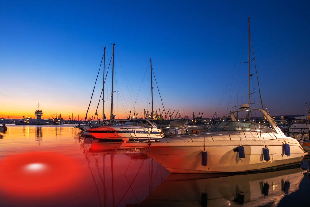 A place for advanced marine underwater lights.