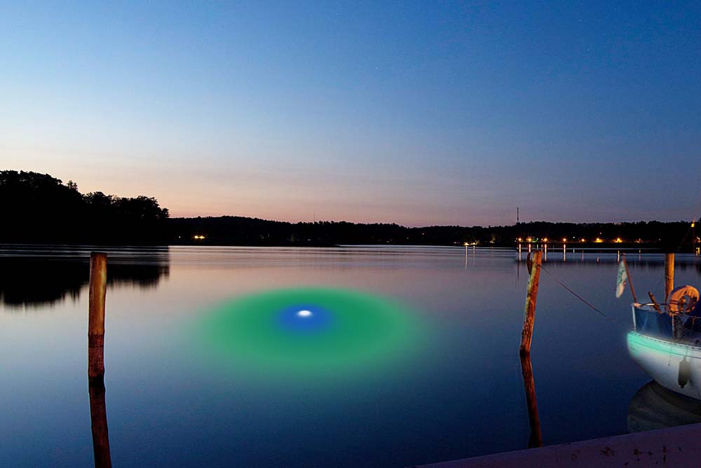 An underwater LED light for dock.